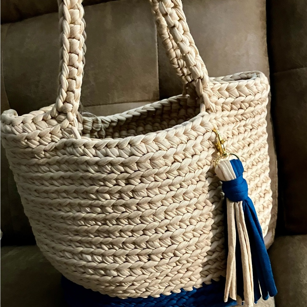 Handcrafted Tassel Tote Bag - Picture 3 of 8